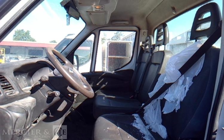 IVECO 35C12 BENNE SIMPLE CABINE COFFRE – NON ROULANT  EL-526-MN