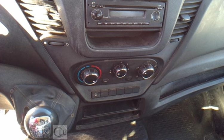 IVECO 35C12 BENNE SIMPLE CABINE COFFRE – NON ROULANT  EL-526-MN