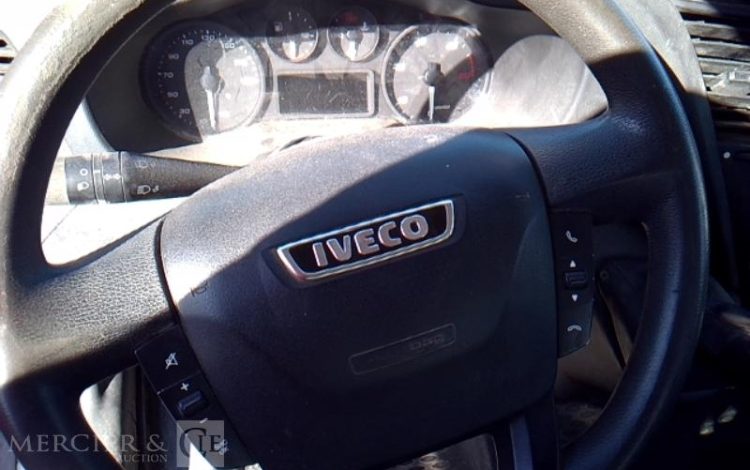 IVECO 35C12 BENNE SIMPLE CABINE COFFRE – NON ROULANT  EL-526-MN