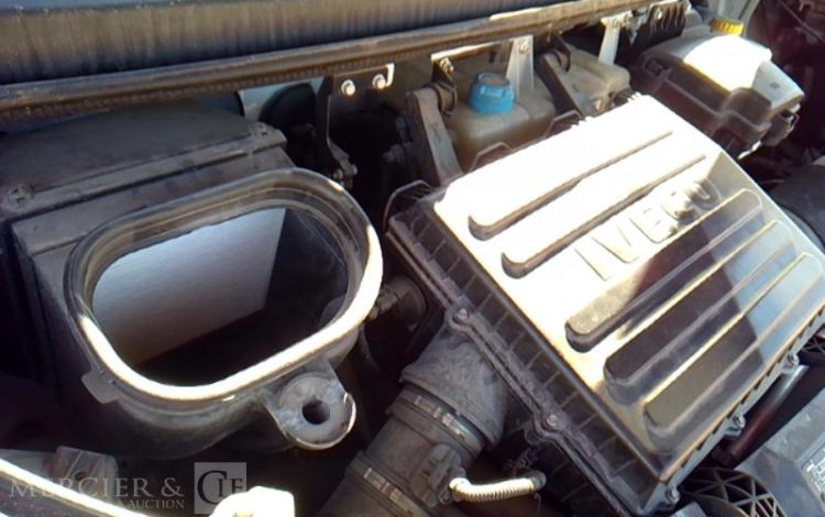IVECO 35C12 BENNE SIMPLE CABINE COFFRE – NON ROULANT  EL-526-MN