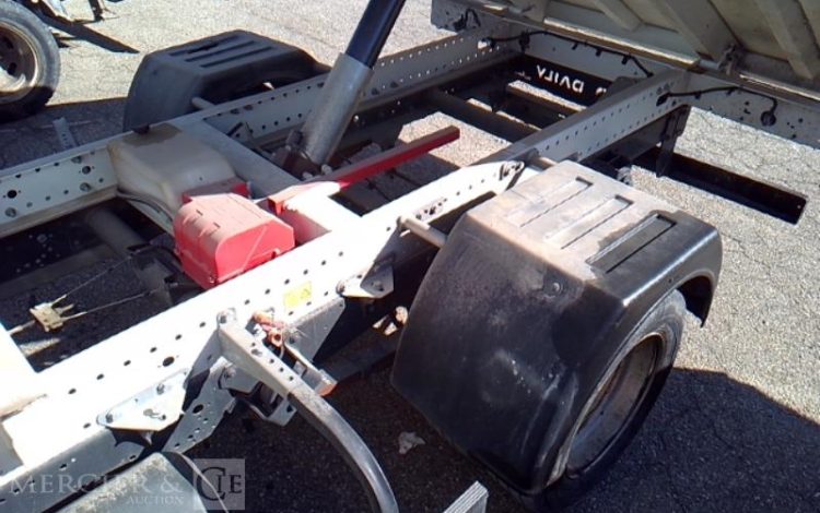 IVECO 35C12 BENNE SIMPLE CABINE COFFRE – NON ROULANT  EL-526-MN