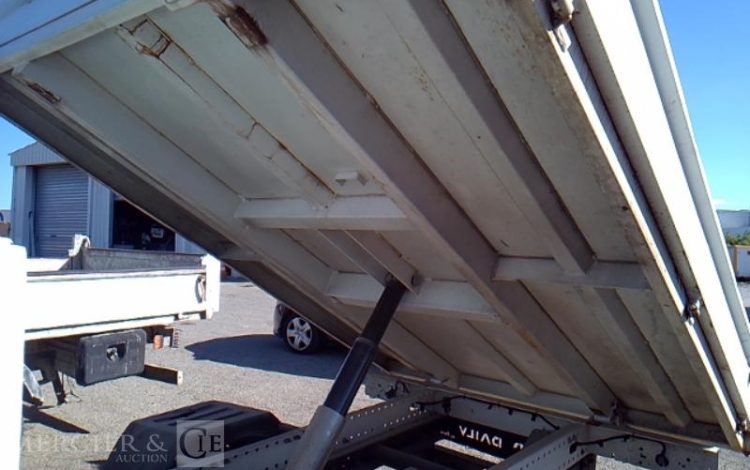 IVECO 35C12 BENNE SIMPLE CABINE COFFRE – NON ROULANT  EL-526-MN