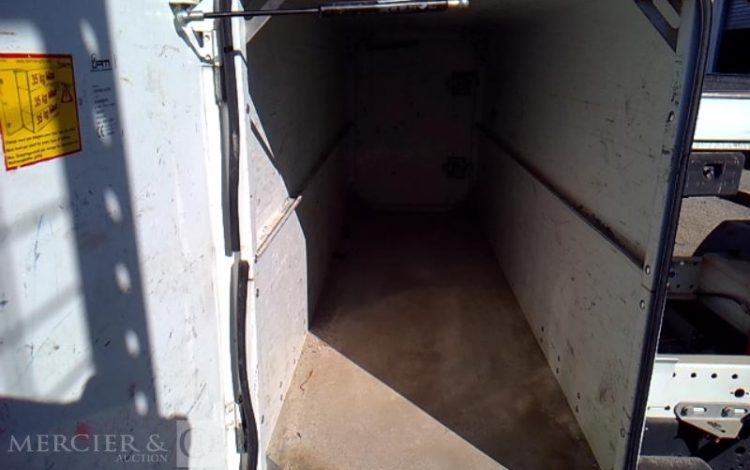 IVECO 35C12 BENNE SIMPLE CABINE COFFRE – NON ROULANT  EL-526-MN
