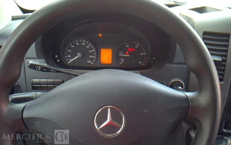 MERCEDES 514 BENNE SIMPLE CABINE COFFRE  EM-349-HP