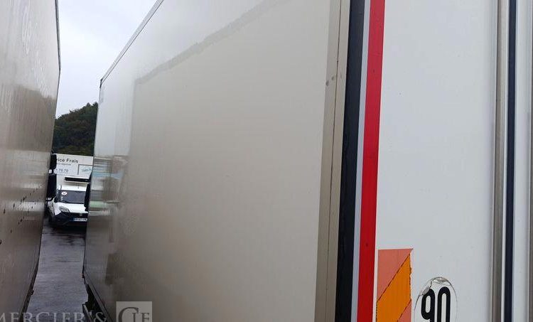 IVECO EUROCARGO 80-120 AVEC GROUPE FROID EN DESIGNATION – DIESEL – 428362 KMS BLANC EN-540-MG