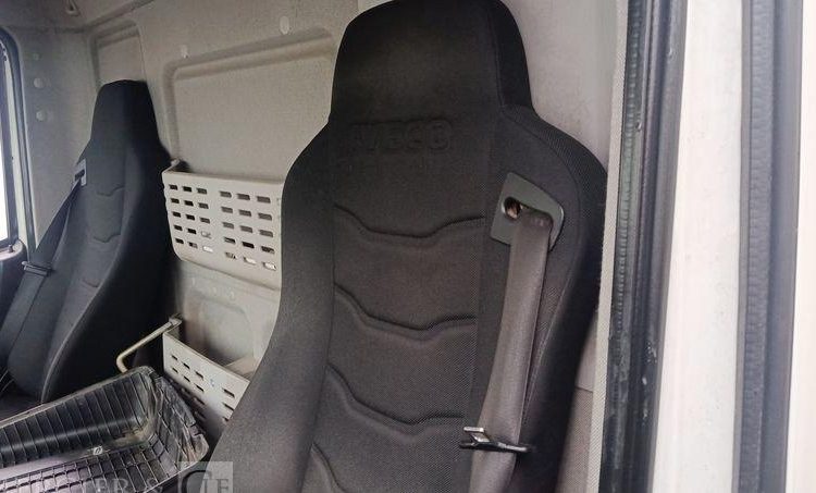 IVECO EUROCARGO 80-120 AVEC GROUPE FROID EN DESIGNATION – DIESEL – 428362 KMS BLANC EN-540-MG