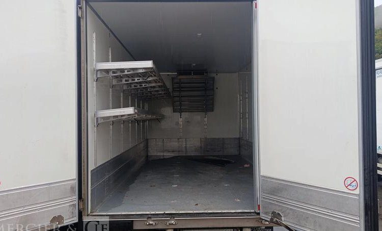 IVECO EUROCARGO 80-120 AVEC GROUPE FROID EN DESIGNATION – DIESEL – 428362 KMS BLANC EN-540-MG