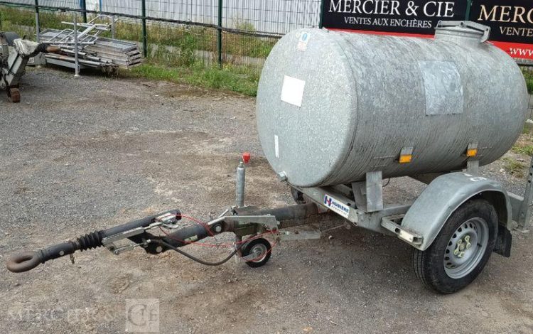 HUBIERE REMORQUE CITERNE 1000L – 1 ESSIEU – PTAC : 1,3 TONNE – ANNEE 2017  EQ-562-DS