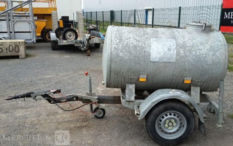 HUBIERE REMORQUE CITERNE 1000L – 1 ESSIEU – PTAC : 1,3 TONNE – ANNEE 2017  EQ-562-DS