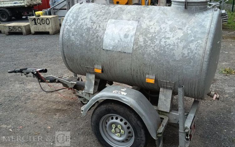 HUBIERE REMORQUE CITERNE 1000L – 1 ESSIEU – PTAC : 1,3 TONNE – ANNEE 2017  EQ-562-DS