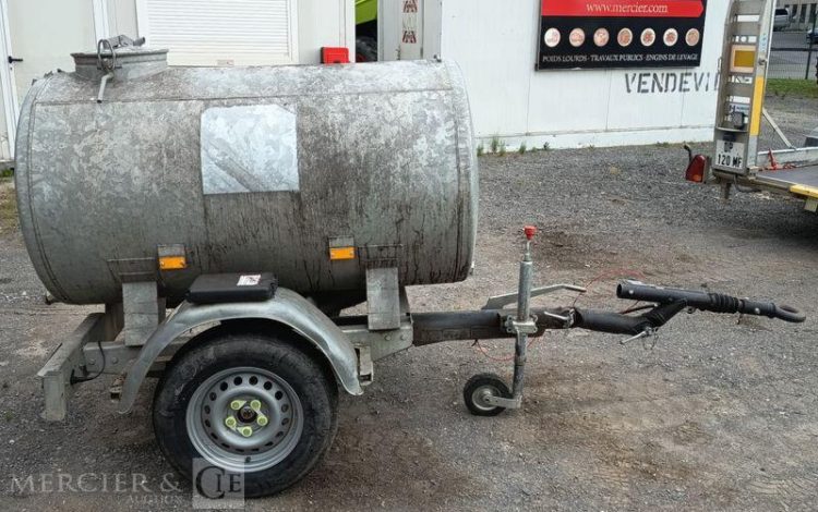HUBIERE REMORQUE CITERNE 1000L – 1 ESSIEU – PTAC : 1,3 TONNE – ANNEE 2017  EQ-562-DS