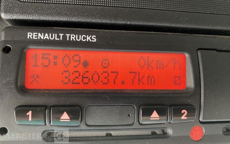 RENAULT D26 WIDE P6X2 320ch E6 FOURGON 26T HAYON BLANC ES-145-EJ