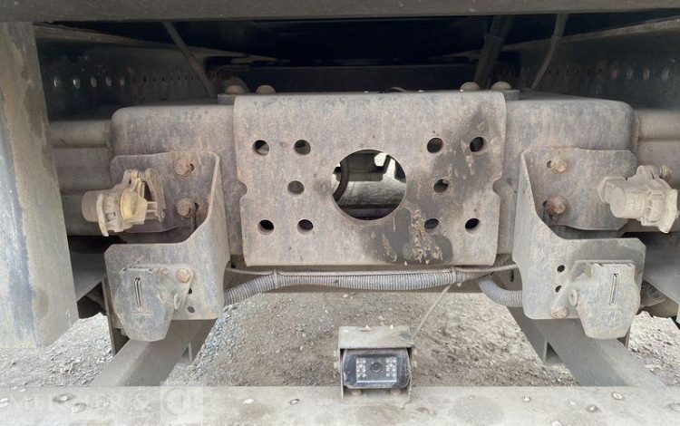 RENAULT D26 WIDE P6X2 320ch E6 FOURGON 26T HAYON BLANC ES-145-EJ