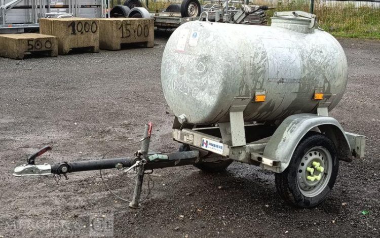 HUBIERE REMORQUE CITERNE 500L  ES-639-MZ