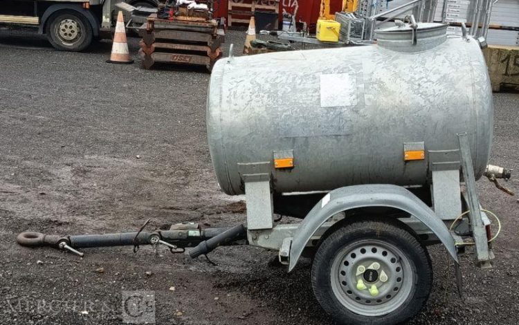 HUBIERE REMORQUE CITERNE 500L  ES-713-MT