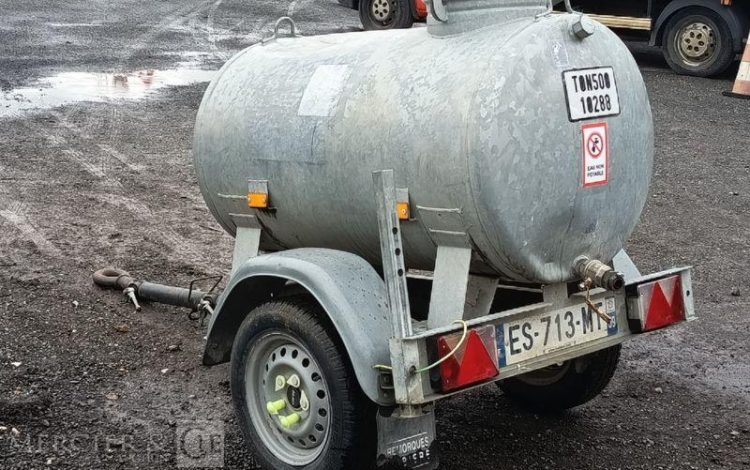 HUBIERE REMORQUE CITERNE 500L  ES-713-MT