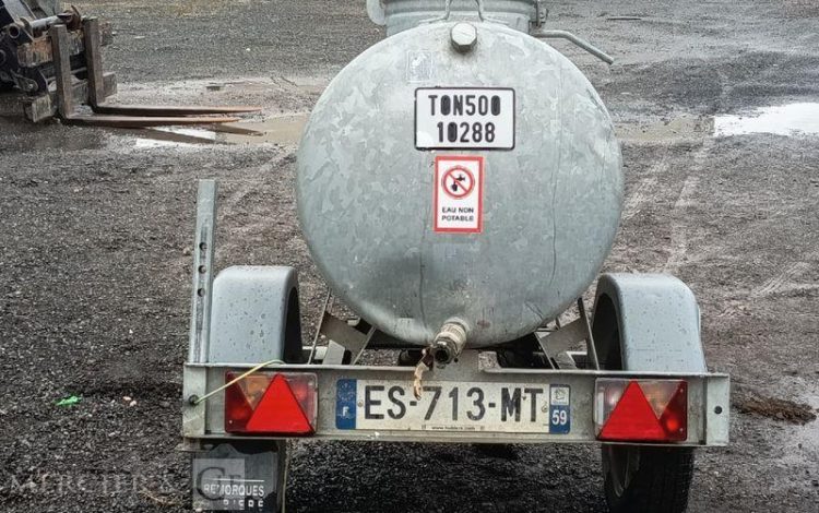 HUBIERE REMORQUE CITERNE 500L  ES-713-MT