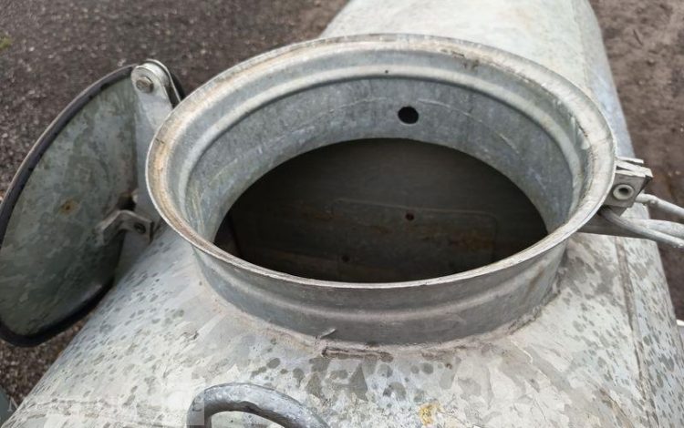HUBIERE REMORQUE CITERNE 500L  ES-713-MT