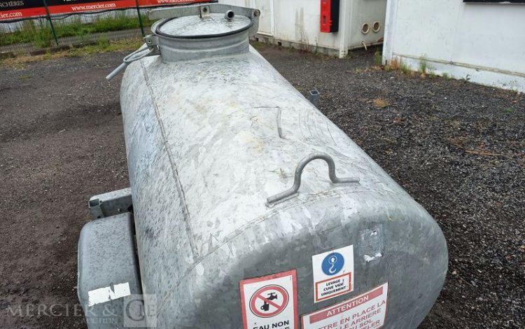 HUBIERE REMORQUE CITERNE 500L  ES-713-MT