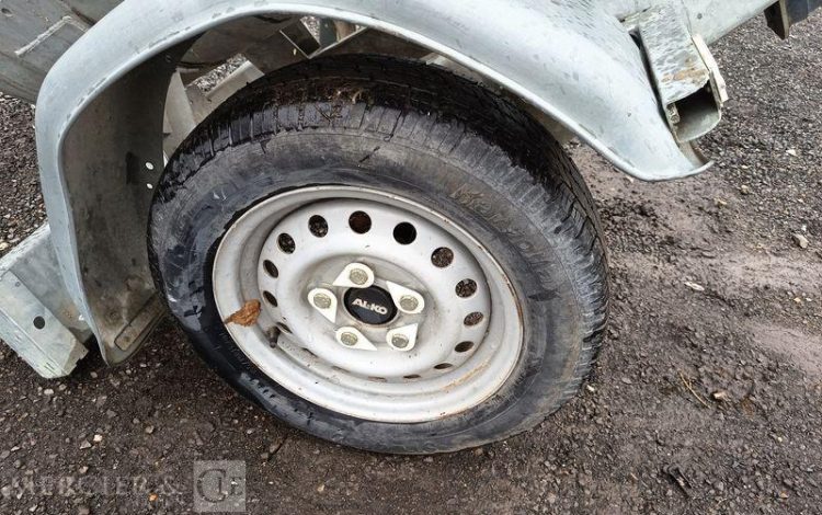 HUBIERE REMORQUE CITERNE 500L  ES-713-MT