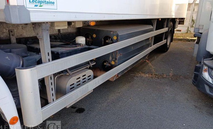 IVECO STRALIS 330E6 – ISOTHERME – EN DESIGNATION – PTAC : 19 TONNES – GAZ – 280880 KMS BLANC ES-900-YG