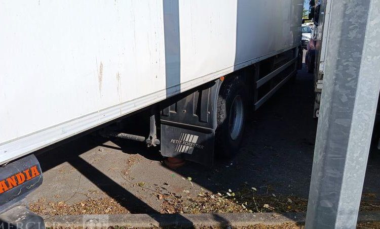 IVECO STRALIS 330E6 – ISOTHERME – EN DESIGNATION – PTAC : 19 TONNES – GAZ – 280880 KMS BLANC ES-900-YG