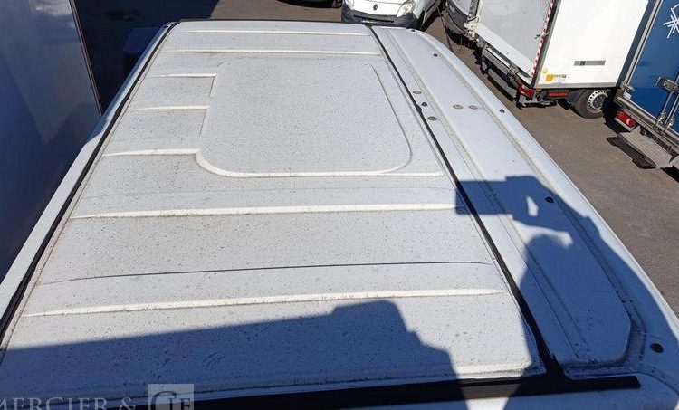 IVECO STRALIS 330E6 – ISOTHERME – EN DESIGNATION – PTAC : 19 TONNES – GAZ – 280880 KMS BLANC ES-900-YG