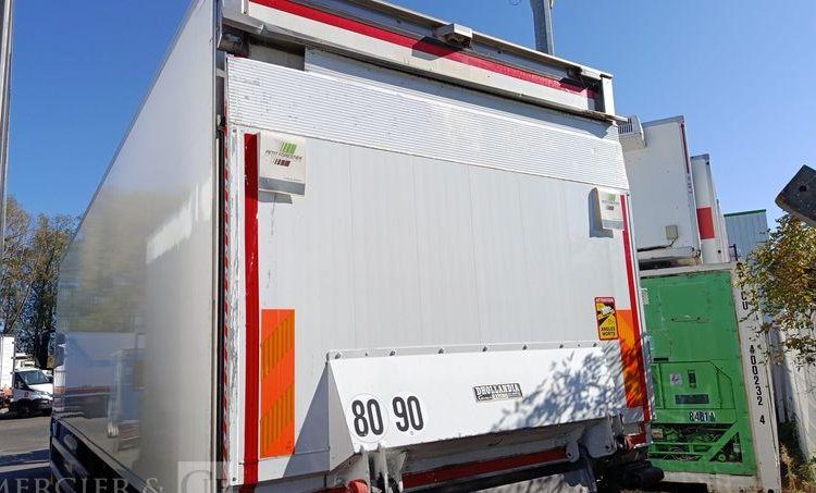 IVECO STRALIS 330E6 – ISOTHERME – EN DESIGNATION – PTAC : 19 TONNES – GAZ – 280880 KMS BLANC ES-900-YG