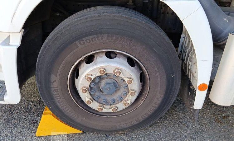 IVECO STRALIS 330E6 – ISOTHERME – EN DESIGNATION – PTAC : 19 TONNES – GAZ – 280880 KMS BLANC ES-900-YG