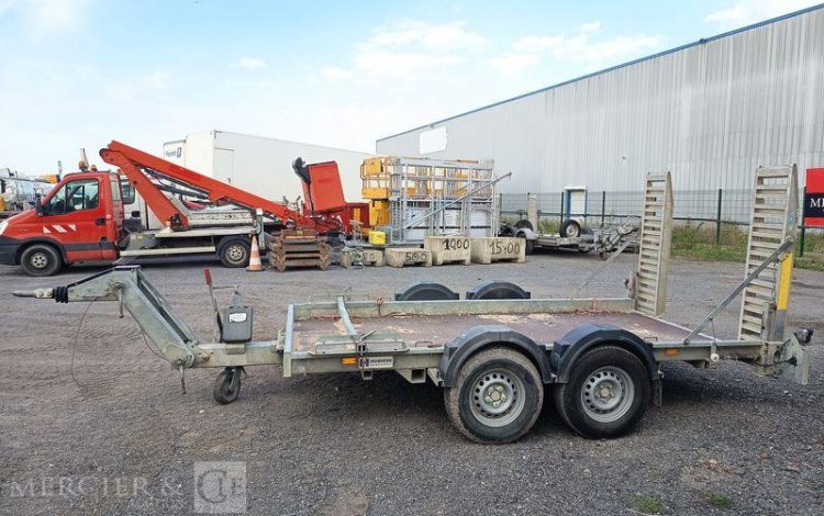 HUBIERE REMORQUE PORTE ENGIN 2 ESSIEUX – PTAC : 3,5 TONNES – ANNEE 2018  ET-424-ZB