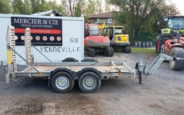 HUBIERE REMORQUE PORTE ENGIN 2 ESSIEUX – PTAC : 3,5 TONNES – ANNEE 2018  ET-424-ZB