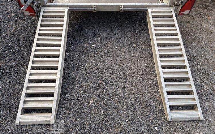 HUBIERE REMORQUE PORTE ENGIN 2 ESSIEUX – PTAC : 3,5 TONNES – ANNEE 2018  ET-424-ZB