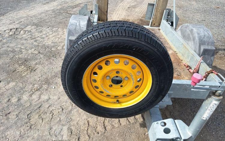 HUBIERE REMORQUE PORTE ROULEAU 1 ESSIEU – PTAC : 1,3 TONNE  ET-474-GS