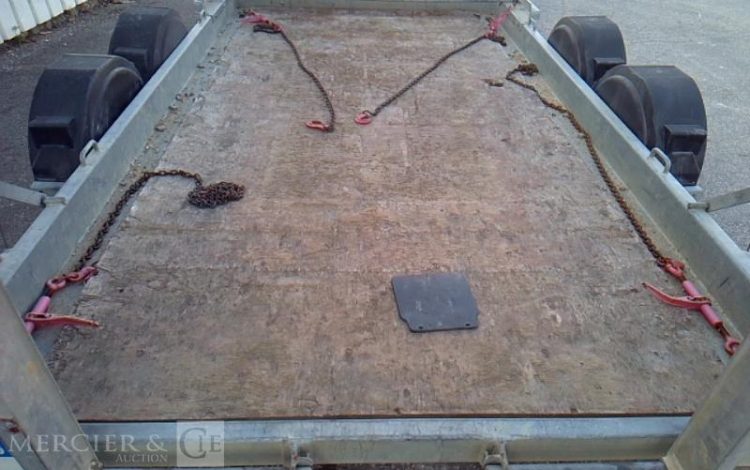 HUBIERE REMORQUE PORTE ENGIN 2T8  ET-599-KL
