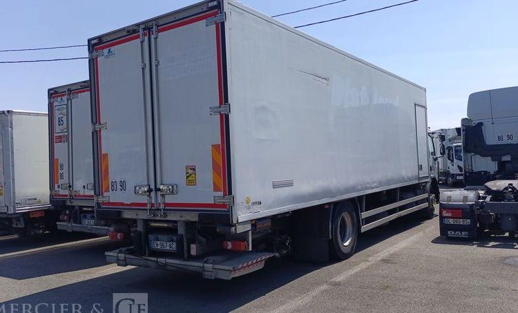 RENAULT D19 AVEC GROUPE FROID CARRIER EN DESIGNATION – DIESEL – 695786 KMS BLANC EV-967-AC