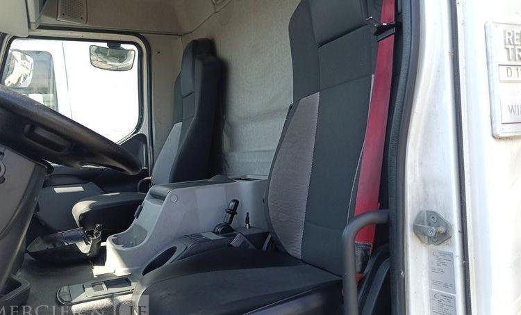 RENAULT D19 AVEC GROUPE FROID CARRIER EN DESIGNATION – DIESEL – 695786 KMS BLANC EV-967-AC