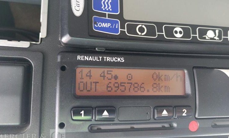 RENAULT D19 AVEC GROUPE FROID CARRIER EN DESIGNATION – DIESEL – 695786 KMS BLANC EV-967-AC