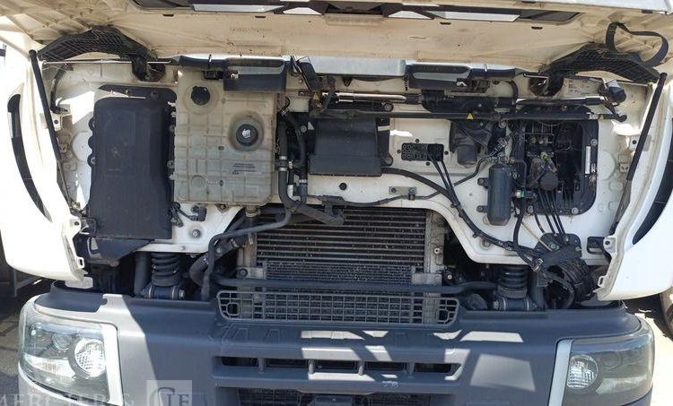 RENAULT D19 AVEC GROUPE FROID CARRIER EN DESIGNATION – DIESEL – 695786 KMS BLANC EV-967-AC