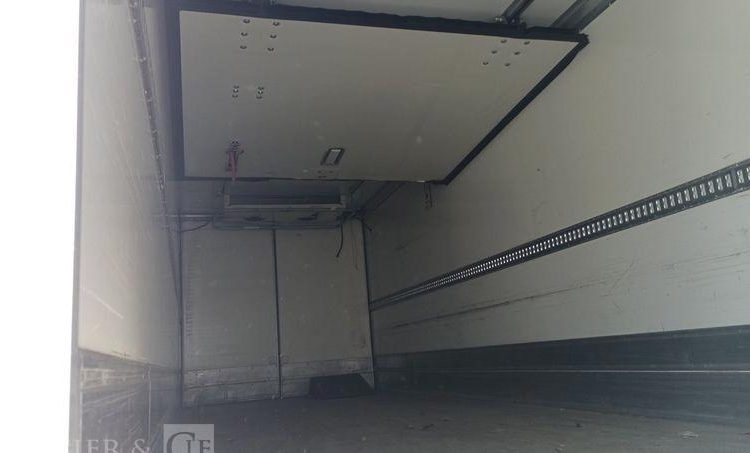 RENAULT D19 AVEC GROUPE FROID CARRIER EN DESIGNATION – DIESEL – 695786 KMS BLANC EV-967-AC