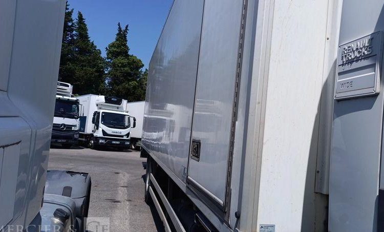 RENAULT D19 AVEC GROUPE FROID CARRIER EN DESIGNATION – DIESEL – 695786 KMS BLANC EV-967-AC