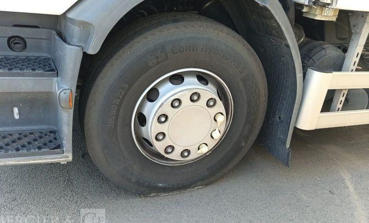 RENAULT D19 AVEC GROUPE FROID CARRIER EN DESIGNATION – DIESEL – 695786 KMS BLANC EV-967-AC