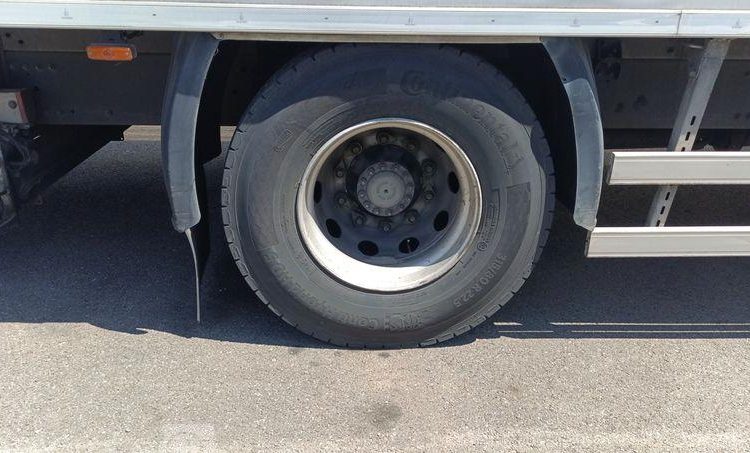 RENAULT D19 AVEC GROUPE FROID CARRIER EN DESIGNATION – DIESEL – 695786 KMS BLANC EV-967-AC