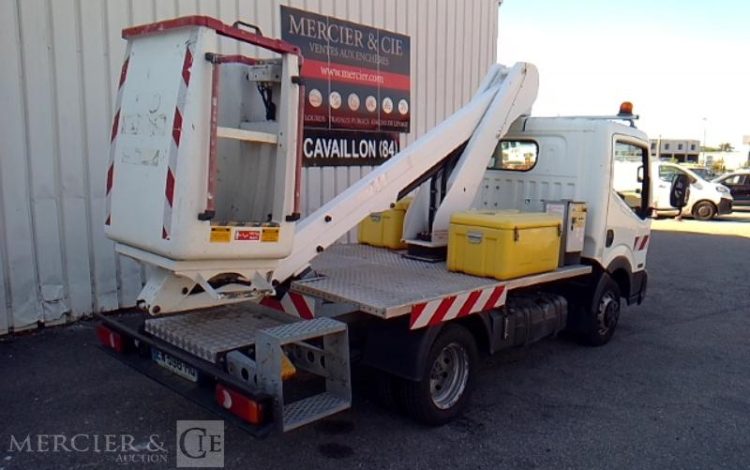NISSAN NT400 35.13 NACELLE SUR VL 11M – 1510H – AN2018 BLANC EW-598-HQ
