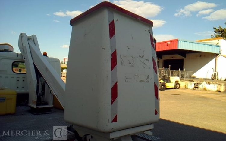 NISSAN NT400 35.13 NACELLE SUR VL 11M – 1510H – AN2018 BLANC EW-598-HQ