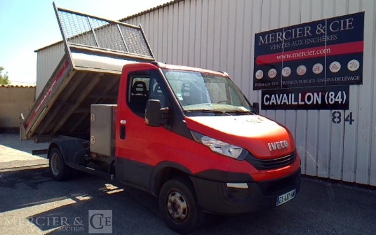 IVECO 35-120 BENNE SIMPLE CABINE COFFRE ROUGE EX-437-HA