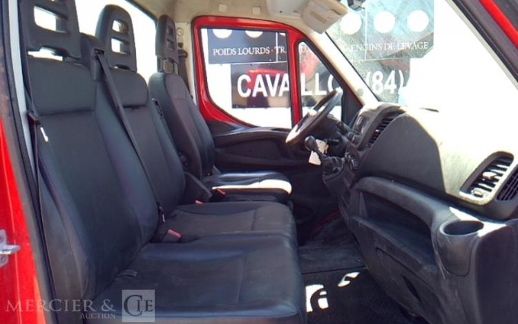 IVECO 35-120 BENNE SIMPLE CABINE COFFRE ROUGE EX-437-HA