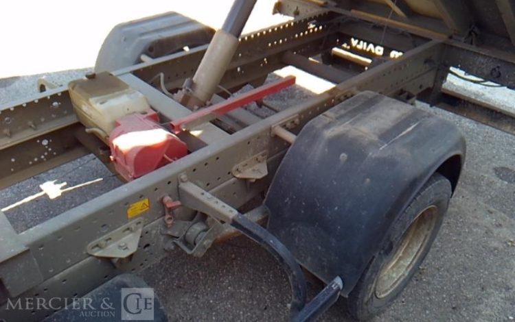 IVECO 35-120 BENNE SIMPLE CABINE COFFRE ROUGE EX-437-HA