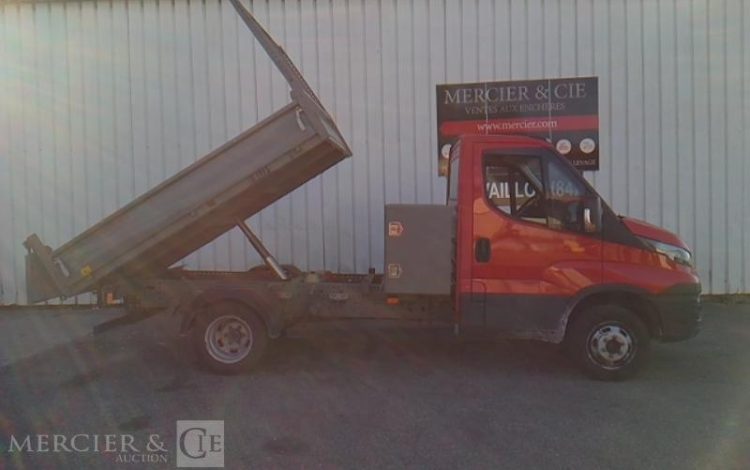IVECO 35-120 BENNE SIMPLE CABINE COFFRE ROUGE EX-635-JW