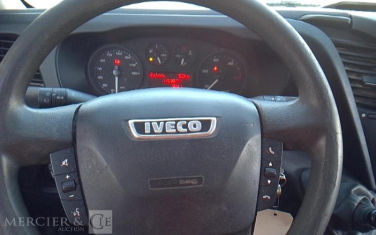 IVECO 35-120 BENNE SIMPLE CABINE COFFRE ROUGE EX-635-JW