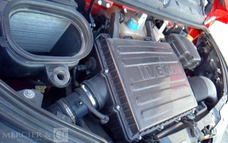 IVECO 35-120 BENNE SIMPLE CABINE COFFRE ROUGE EX-635-JW